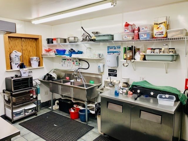 MANTENO - INVESTMENT OPPORTUNITY - BAR: 178 N Locust St, Manteno, IL 60950